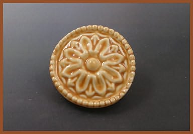 Round Flower - Tan