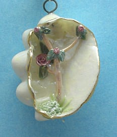 Shell pendant with Rose Bush