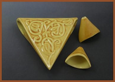 Triangle with Vine Set - yellow 